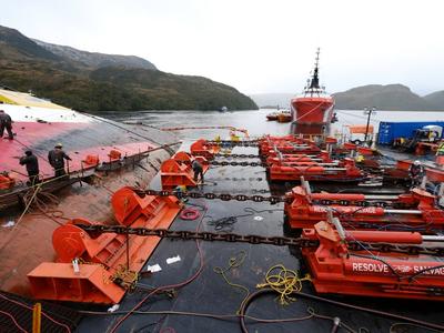 Resolve Marine's patented 300-ton hydraulic chain pullers